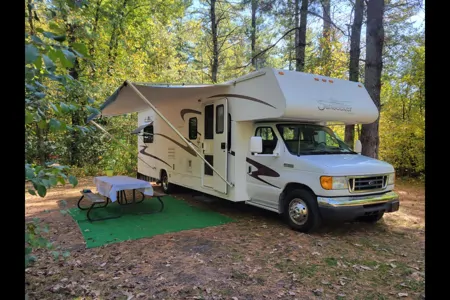 Forest River Sunseeker 3100 Class C