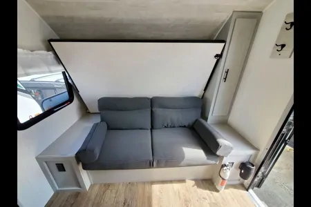 ***SUV & 1/2 ton towable*** Rustic Royalty Vibe Family Trailer*