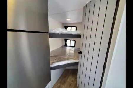 ***SUV & 1/2 ton towable*** Rustic Royalty Vibe Family Trailer*