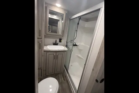 Keystone Avalanche 372MB Fifth Wheel