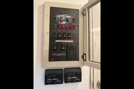 Keystone Avalanche 372MB Fifth Wheel