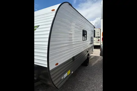 Jayco StarCraft Autumn Ridge 177 BH Travel TrailerOn the
