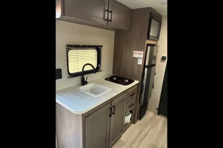 Jayco StarCraft Autumn Ridge 177 BH Travel TrailerOn the