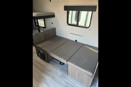Jayco StarCraft Autumn Ridge 177 BH Travel TrailerOn the
