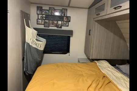 Ivan's Keystone 2870RL22 Travel Trailer