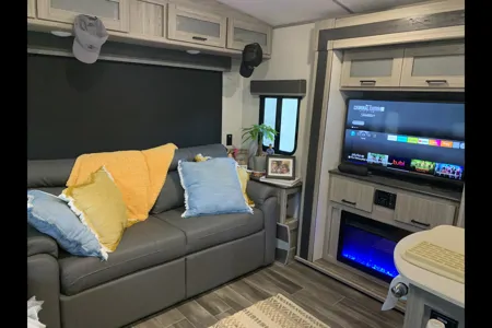 Ivan's Keystone 2870RL22 Travel Trailer
