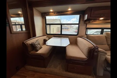 Luxury 2015 Jayco RV - Sleep 6 - Family Road Trip!