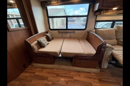 Luxury 2015 Jayco RV - Sleep 6 - Family Road Trip!