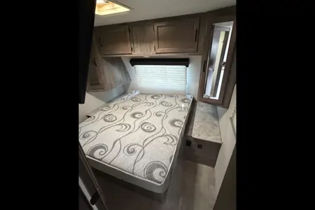 Coachmen Apex Ultra-Lite 293RLDS Travel Trailer