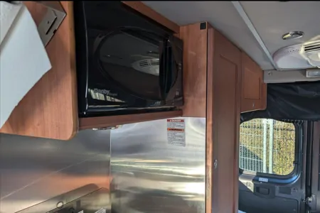 ---> 2019 Roadtrek Simplicity SRT <---