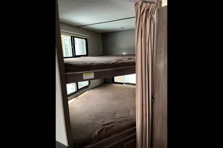 the 2pins Keystone passport ultra lite Travel Trailer