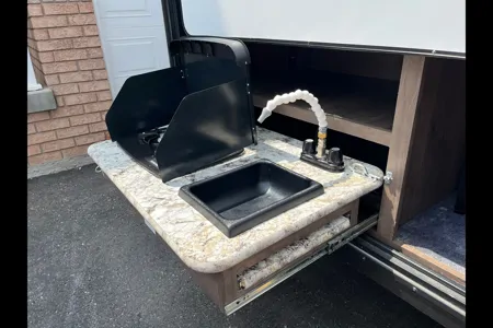 the 2pins Keystone passport ultra lite Travel Trailer