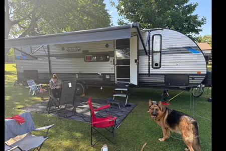 Morley Family Forest River 273QBXL Travel TraileR