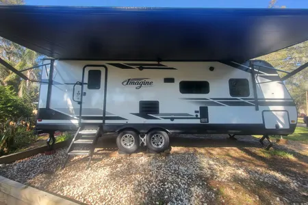 Spacious RV – Delivered, Setup & Stocked