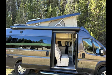 Syl’s Entegra ETHOS 20D Class B