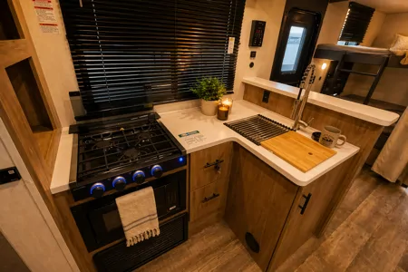 *BRAND NEW* Sleeps 8 | Luxury Family RV | Delivery