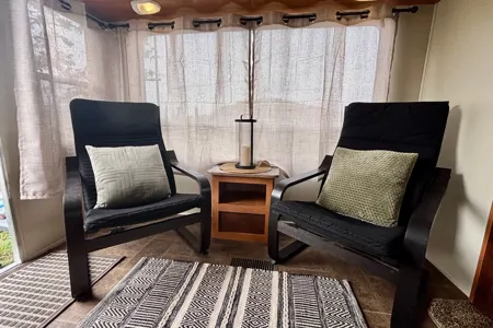 26’ Family friendly RV SET UP ON LAKEFRONT RESORT!