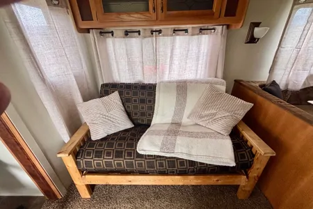 26’ Family friendly RV SET UP ON LAKEFRONT RESORT!