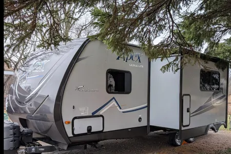 Dean and Debs Coachmen 259BHSS Travel Trailer