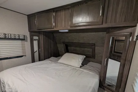 Dean and Debs Coachmen 259BHSS Travel Trailer