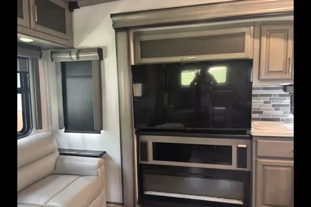 Lisa's Keystone Montana 3781RL Fifth Wheel
