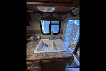 Ryker's Thor Motor Coach Four Winds 2013