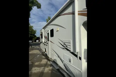 Ryker's Thor Motor Coach Four Winds 2013