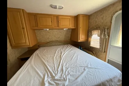 Pilgrim International Cirrus Ultra Lite 25 CRK Travel Trailer