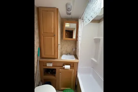 Pilgrim International Cirrus Ultra Lite 25 CRK Travel Trailer