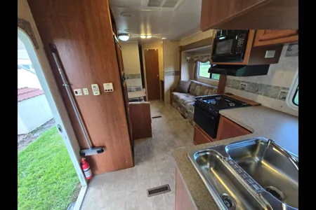 Colin's Mckenzie 28SKS TT Travel Trailer