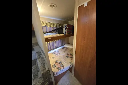 Colin's Mckenzie 28SKS TT Travel Trailer