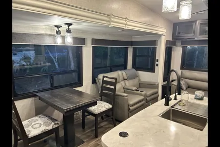 Ultimate luxury family camper !Jayco Eagle 321RSTS Fifth Wheel