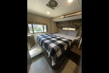 Coachman Freelander Class C