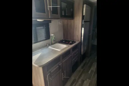 Crossroads Zinger Lite 18BH Travel Trailer