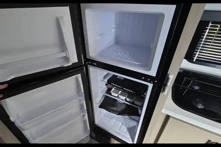 zeus's Forest River FOREST RIVER FLAGSTAFF E-PRO 19FD Travel Trailer