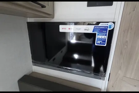 zeus's Forest River FOREST RIVER FLAGSTAFF E-PRO 19FD Travel Trailer