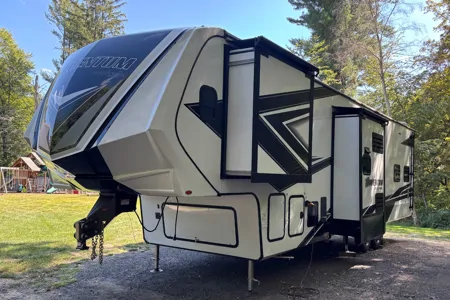 Grand Design Momentum Toy Hauler