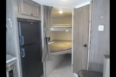 'Annie' 2019 Coachmen Forest River Apex Nano ACO1945