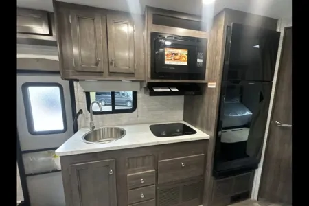 2025 Jayco Redhawk 22CF sleeps 6