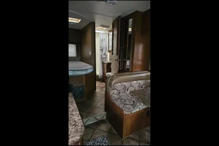Thor Motor Coach Four Winds Classe C _ 2015