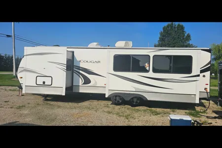 Larry's Keystone cougar Travel Trailer