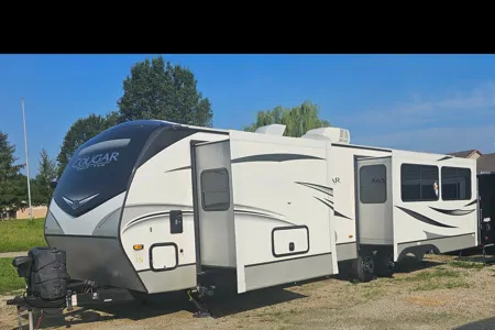 Larry's Keystone cougar Travel Trailer