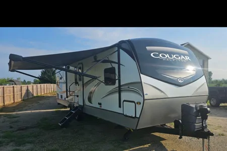 Larry's Keystone cougar Travel Trailer