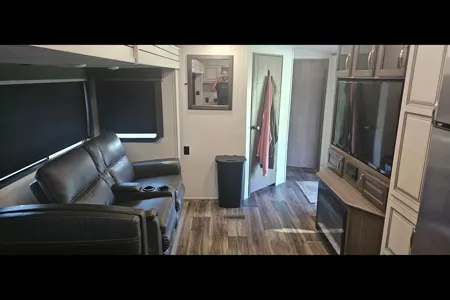 Larry's Keystone cougar Travel Trailer