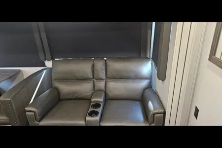 Larry's Keystone cougar Travel Trailer