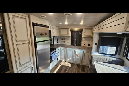 Larry's Keystone cougar Travel Trailer