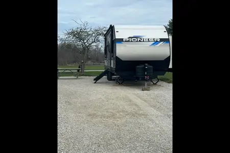 Bobby's Heartland Pioneer QB300 Travel Trailer