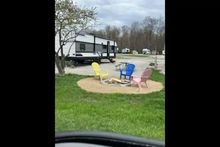Bobby's Heartland Pioneer QB300 Travel Trailer