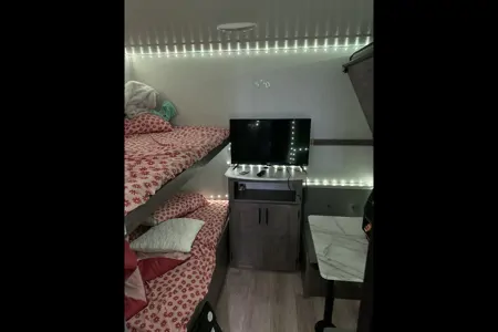 Bobby's Heartland Pioneer QB300 Travel Trailer