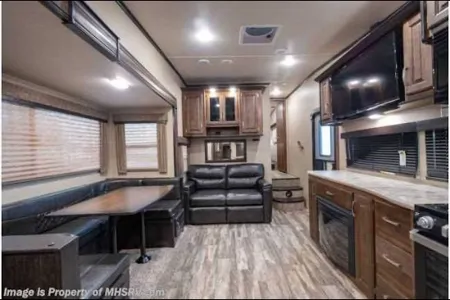 Milan & Jen’s Grand Design Reflection 28BH Fifth Wheel